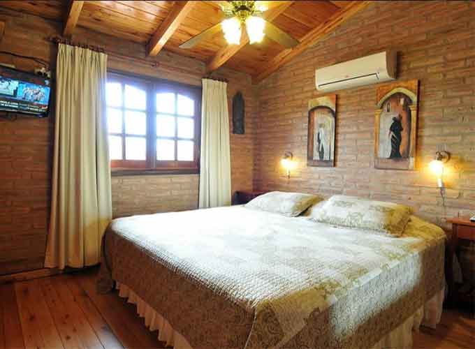 Alquiler cabaña con cochera asador