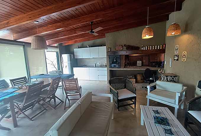 Casa con quincho vidriado en venta Carlos Paz