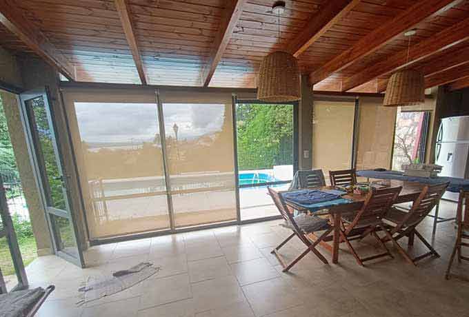 Venta casa con amplio quincho en Carlos Paz