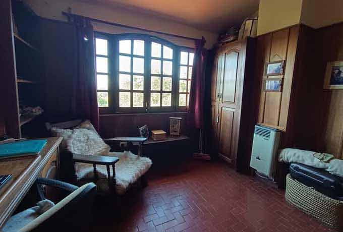Venta casa con escritorio