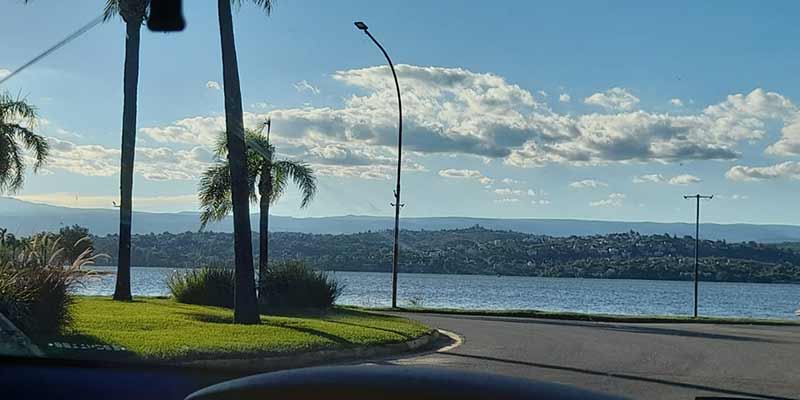 casa cerca de la costanera