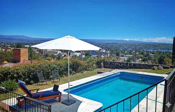 Casa con pileta en alquiler en Carlos Paz