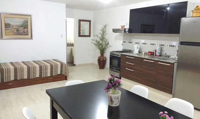 Casa con cochera y pileta