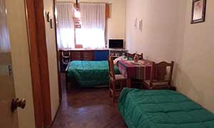 alquilo monoambiente para 3 en el centro de carlos paz